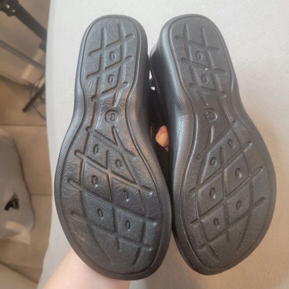 Bzees Women's Star Bright Black Wedge Sandals Size 7.5 M - Picture 5 of 8